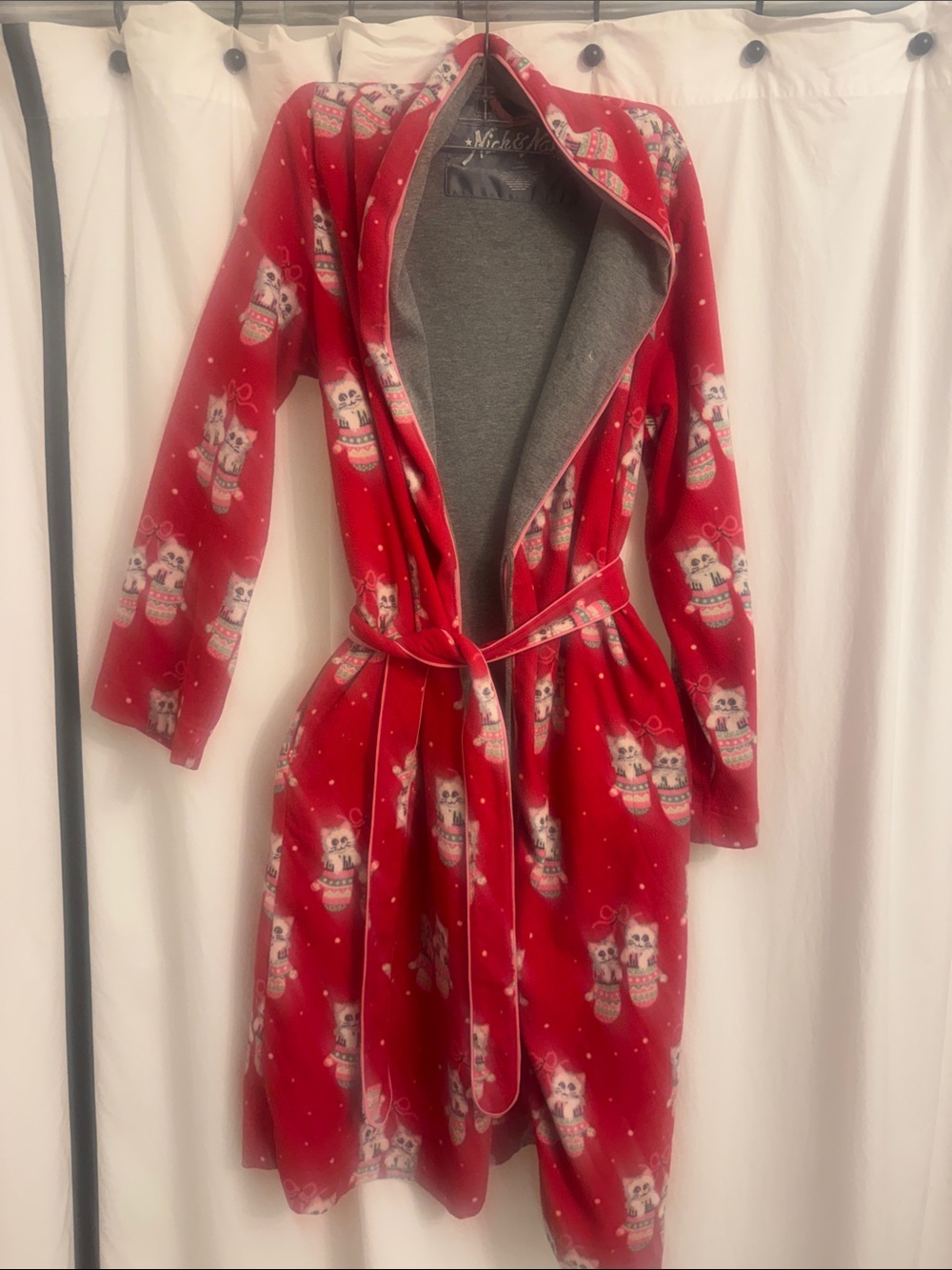 Nick & Nora Hooded Robe with Cat-in-Mittens Print. Small.